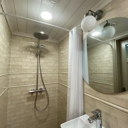 Paadikuur Spitham 度假居 *