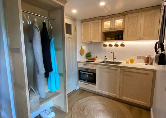 Paadikuur Spitham * Poosaspea